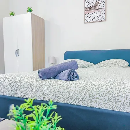 2 Proche De La Cathédrale Appartement *